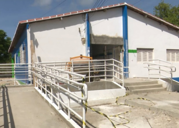 Em aulas remotas, alunos esperam conclusão de reforma em escola há oito meses