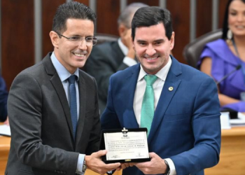 Diretor do Jornalismo TCM recebe homenagem na Assembleia Legislativa