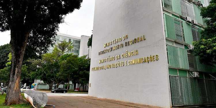 Governo Federal autoriza concurso com 814 vagas para Ciência e Tecnologia