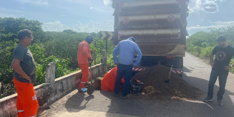 Após parte de ponte ceder, DER inicia reparo emergencial na RN-233