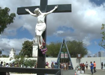 Homem tenta abrir túmulo do avô em Mossoró; Polícia é acionada