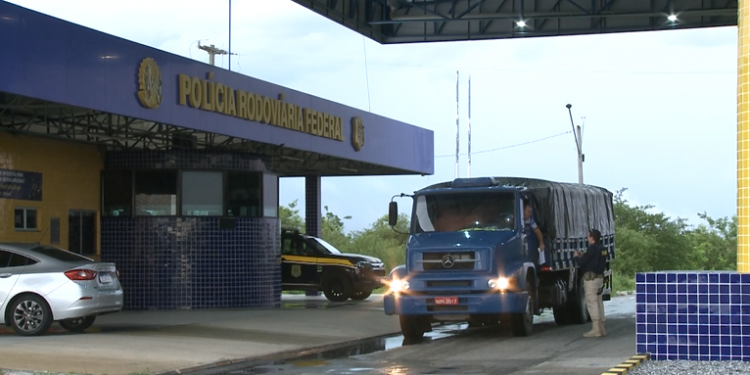 PRF fiscaliza rodovias do Estado durante feriado da Semana Santa