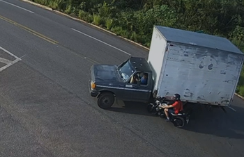 Motociclista fica ferido após colisão com caminhão baú na BR-304 em Assú
