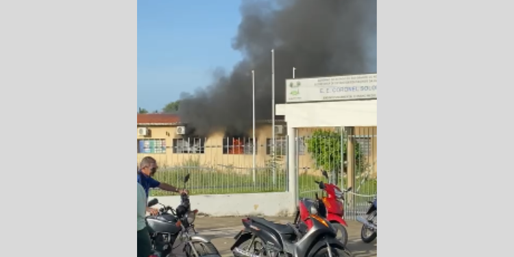 Aulas são suspensas após incêndio em escola estadual na cidade de Grossos