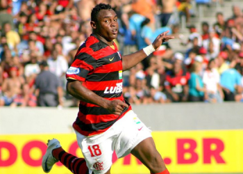 Ídolo do Flamengo, ex-jogador Obina estará em Mossoró em evento com torcedores