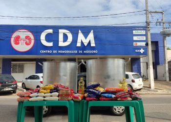 Profissionais do Centro de Diálise de Mossoró fazem campanha para arrecadar alimentos