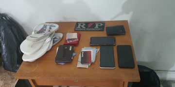 Dupla é presa por suspeita de assalto em Mossoró; PM recupera celulares