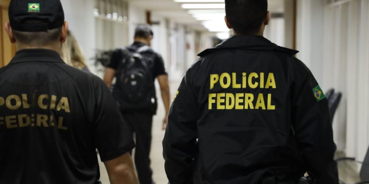 Polícia Federal cumpre mandados de busca no RN e mais 16 estados em operação contra fraudes bancárias