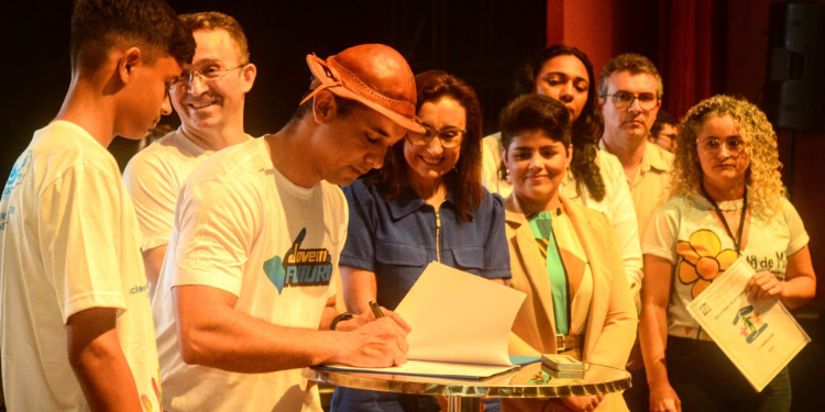 Prefeitura lança programa “Jovem do Futuro” para formação cidadã e profissional