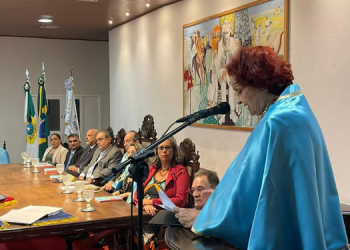 Isaura Rosado assume na Academia Norte-rio-grandense de Letras