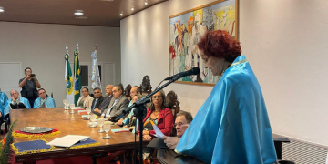 Isaura Rosado assume na Academia Norte-rio-grandense de Letras