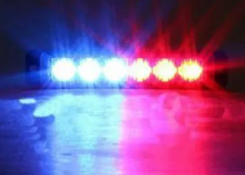 Após estacionar, mulher tem carro roubado em academia