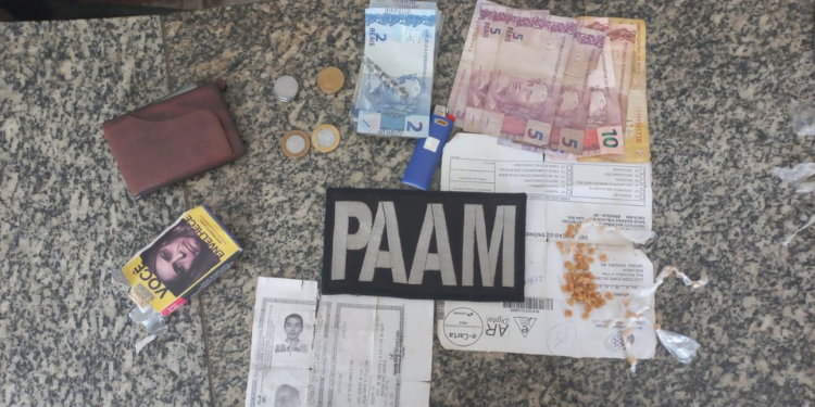 73 pedras: traficante é preso com drogas na boca no Centro de Mossoró