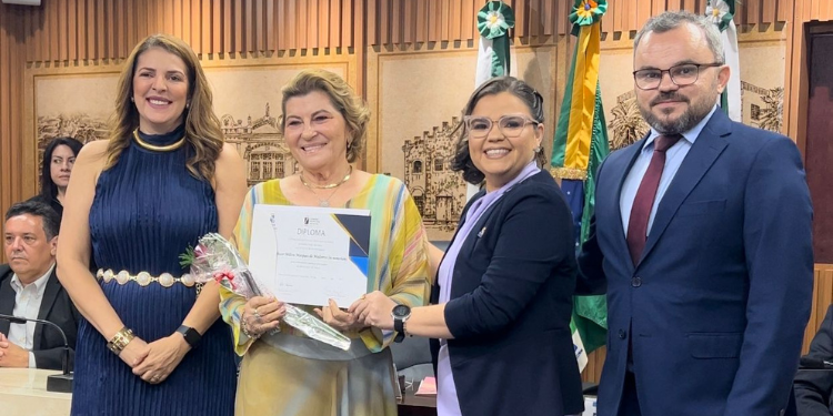Dr. Milton Marques é homenageado durante evento da UERN em Natal