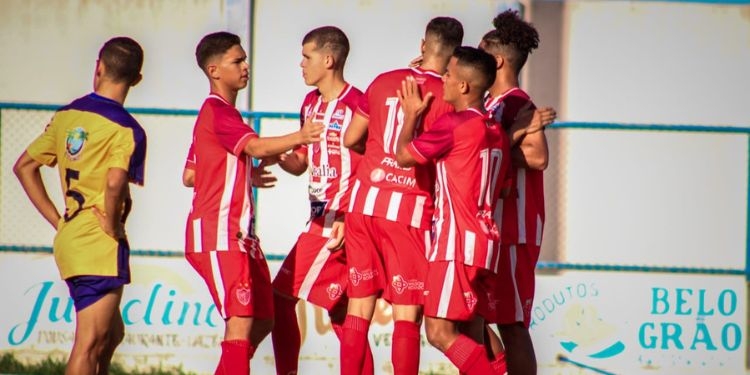 Jogos com muitos gols marcam terceira rodada da Copa TCM 20 anos