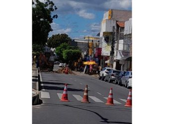 Obra da Caern interdita Avenida Augusto Severo