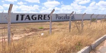 Prefeitura dá prazo de 72 horas para Porcellanati desocupar terreno