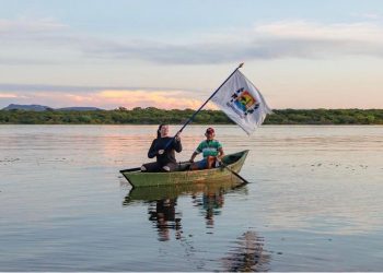Barragem de Pau dos Ferros sangra e a população comemora com muita alegria após 14 anos de estiagem