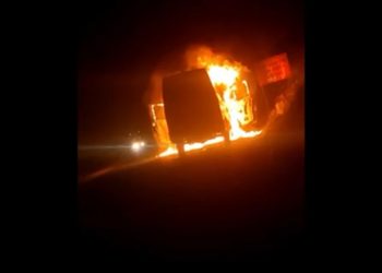 Ambulância de Hospital de Assú pega fogo na BR-304