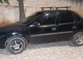 Criminosos fogem em carro roubado após arrastão no Assentamento Frei Damião