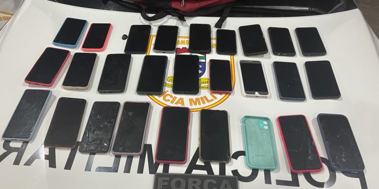 Duas mulheres são presas com 27 celulares furtados no MCJ