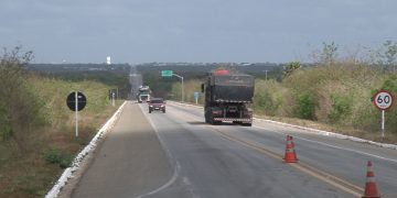 Ministro dos Transportes reafirma duplicação da BR-304 durante reunião com governadora
