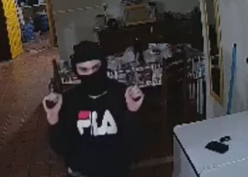 Criminosos rendem família e fazem arrastão em casa em Tibau