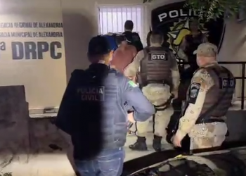 Três homens são presos por suspeita de tráfico de drogas em Alexandria