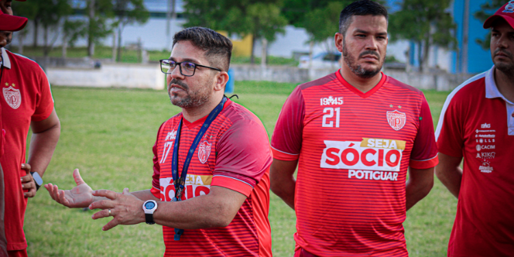 Potiguar oficializa contratação de Robson Melo como novo técnico