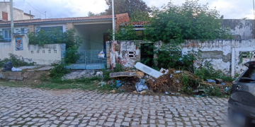 Moradores reclamam do acúmulo de lixo no Bairro Walfredo Gurgel