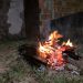 Tradição das fogueiras resiste na noite de Santo Antônio