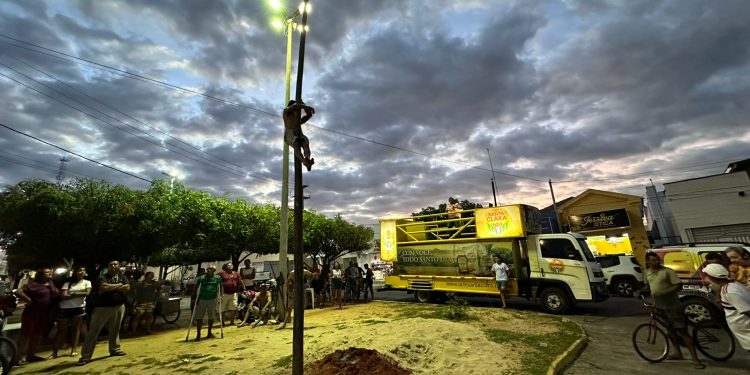 Acumulou: competição Pau de Sebo paga R$ 1.100 nesta terça