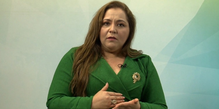 Reitora diz que permanece e está tranquila após  Conselho formar comissão para analisar destituição