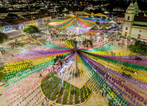 São João de Assú tem início com show de Mari Fernandez nesta quarta-feira (14)