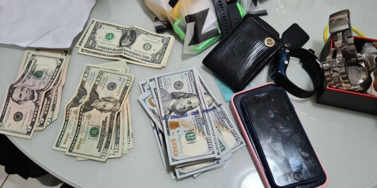 Mais de 3,5 mil dólares são apreendidos e empresário é preso em operação de combate a esquema de pirâmide financeira