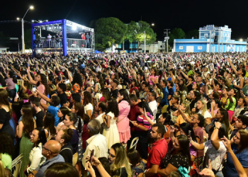 Segunda noite de Mossoró Sal e Luz tem apresentações de Sarah Farias, Leandro Borges e Banda Kairós