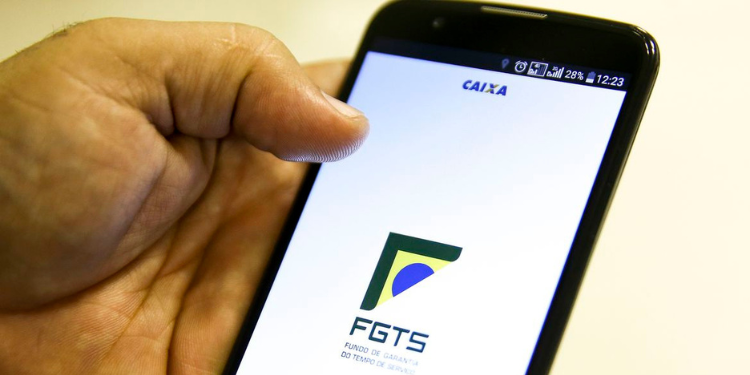 Caixa antecipa distribuição de lucros do FGTS