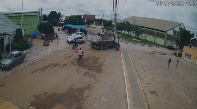 Homem morre após acidente em Martins; confira imagens