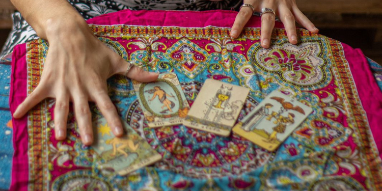 Você acredita em tarô? O universo místico tem se popularizado na internet