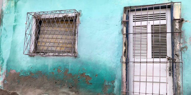 Vizinhos denunciam abandono de idosa no Bairro Santo Antônio