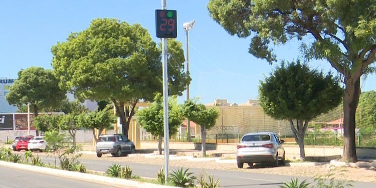 Prefeitura instala radar temporário nas principais avenidas da cidade