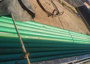 Quatro homens são presos tentando furtar canos de base de petróleo