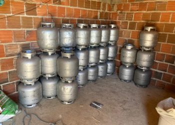Polícia apreende 43 botijões de gás comercializados de forma irregular em Apodi