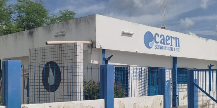 Com escritório do Alto de São Manoel em reforma, Caern orienta clientes sobre atendimento