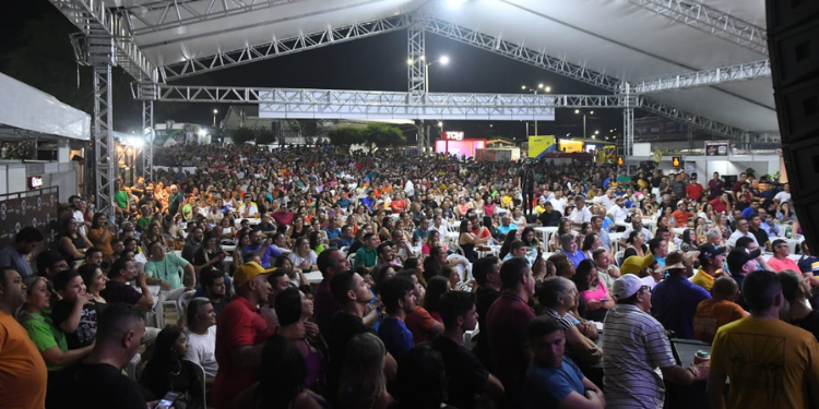 Festa de Agosto tem apresentação de Taty Girl nesta sexta (11)