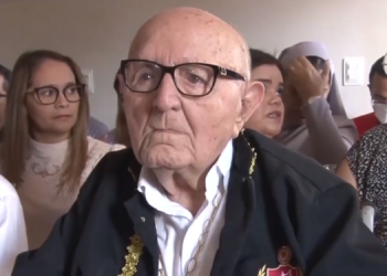 Padre Sátiro é internado para tratar quadro de pneumonia