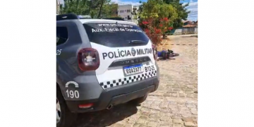 Homem é assassinado a tiros enquanto pilotava moto