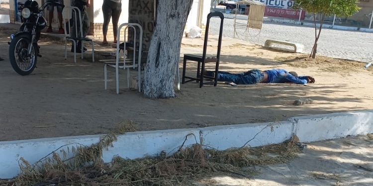 Mototaxista é assassinado em Areia Branca