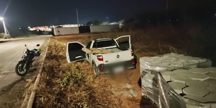 Três pessoas são presas em flagrante enquanto furtavam blocos de concreto da Prefeitura de Mossoró