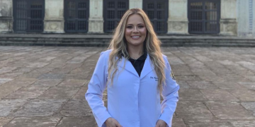 “As pessoas precisam de carinho”, diz médica que recebeu homenagem de paciente